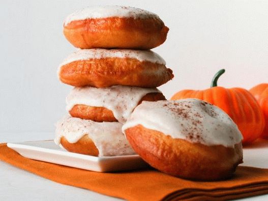 Fotografie z misky - koblihy s dýňovou náplní