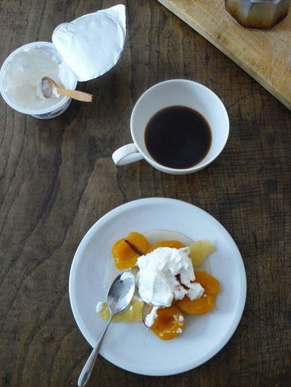 Foto meruňky v omáčce ze sladkého vína