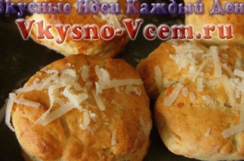 Anglické koláčky se sýrem a cibulkou