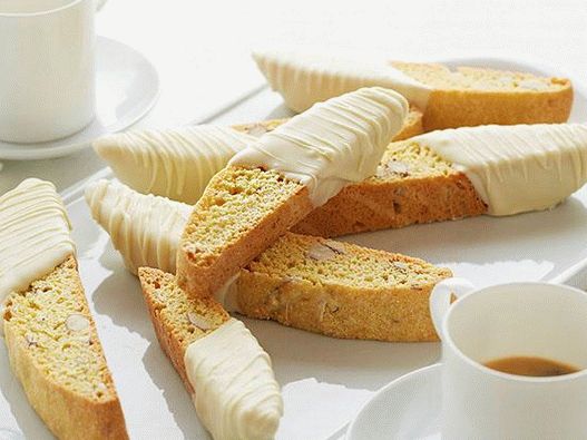 Fotka z Biscotti s mandlemi, citronovými tóny a polevou