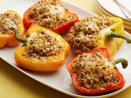 Fotografie z papriky plněné sladkokyselým kuskusem