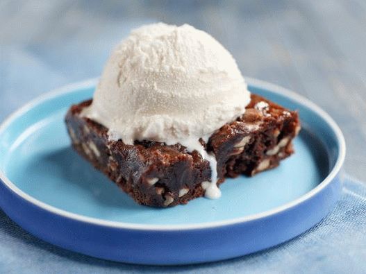 Fotka z Brown Chewy s karamelem a arašídy