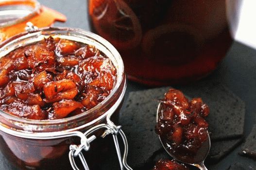 Fotka zeleného jablka a zázvoru Chutney