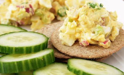 dieticheskie-zakuski-yaichnyi-salat