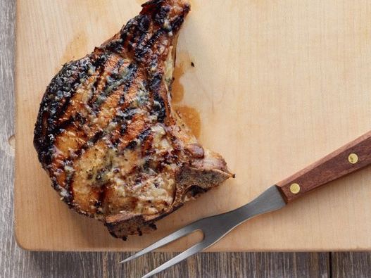 Photo Double vepřové karbanátky na kosti s česnekovým olejem