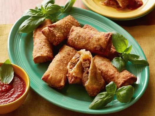 Photo Egg Rolls with Meatballs