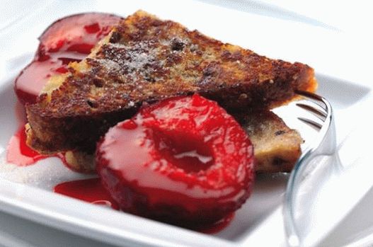 Foto francouzské toasty se švestkovým kompotem