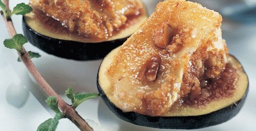 Foto ovocné jednohubky se sýrem a ořechy