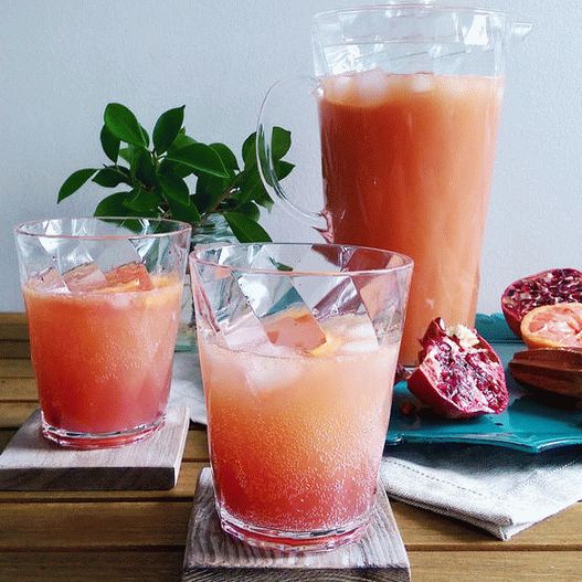 Photo Pomegranate punch punč