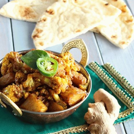 Foto dušené brambory s květákem