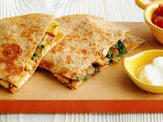 Fotka z Quesadilla s kuřecím masem a žampiony