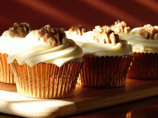 Foto javorové košíčky s ořechy a polevou