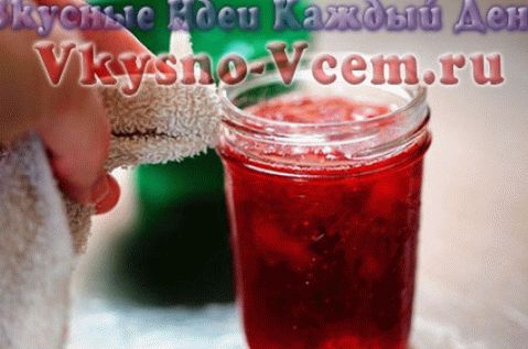 vaření jahodový džem