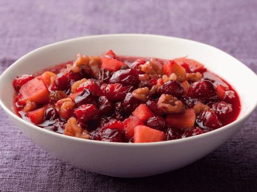 Foto brusinková omáčka s vlašskými ořechy