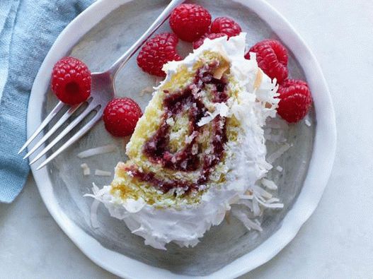 Photo Coconut roll with jam