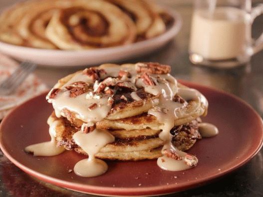 Fotka z Cinnabon, skořice, palačinky, houska, s, javorový sirup, a, smetanový sýr, glazura