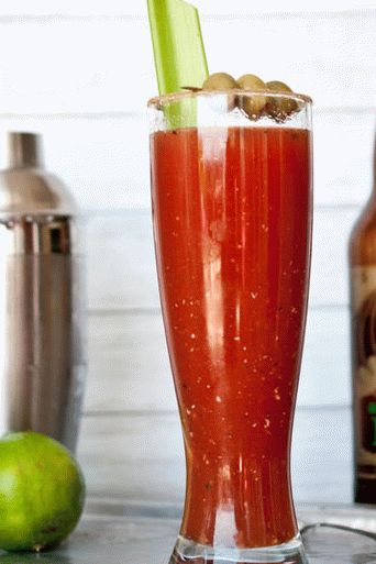 Fotografie Bloody Mary s pivem