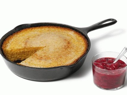 Photo Cornbread and Strawberry Jam