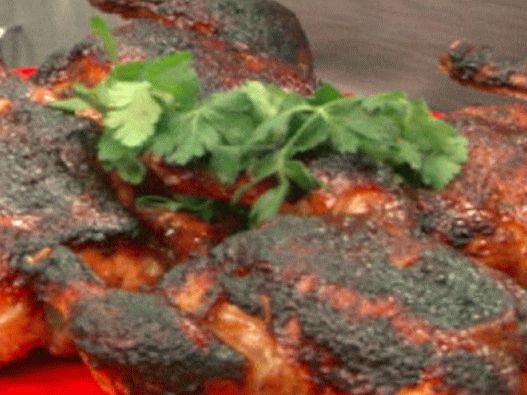 Foto kuře s kořením Garam Masala v javorové tamarindové glazuře