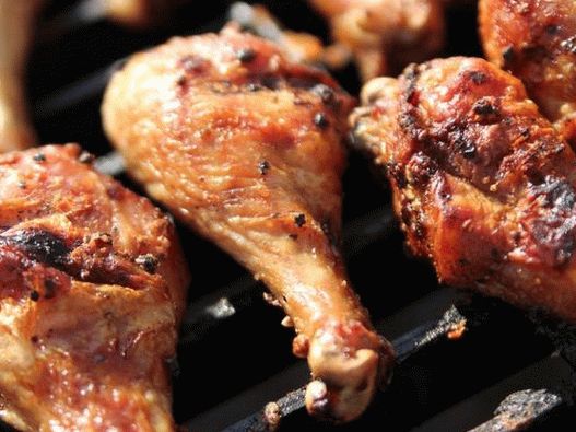 Photo Kuřecí stehýnka s uzenou solí a grilovanou paprikou