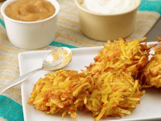 Foto Latkes brambor a mrkve