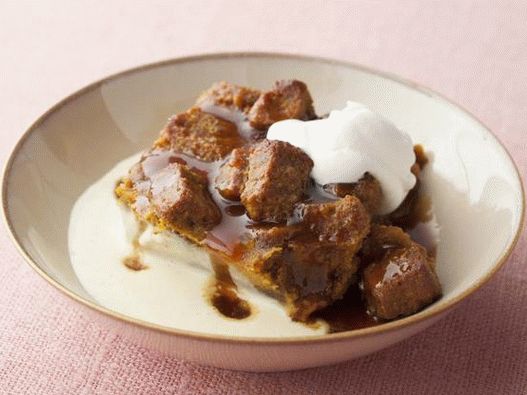 Dýňový pudink s pikantní karamelovou jablečnou omáčkou a vanilkovým krémem