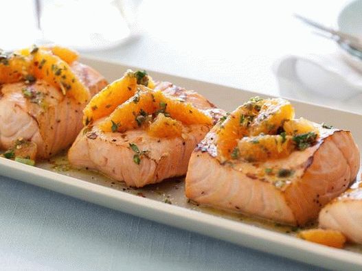 Losos s citrusovou salsa verde omáčkou Losos s citrusovou salsa verde omáčkou