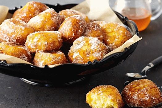 Fotka z Lucumades (koblihy s medem a skořicí)