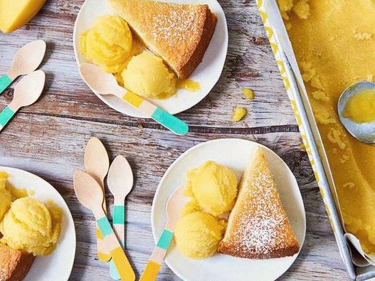 Foto Mango sorbet s Amaretem, kandovaným ovocem a perníkem