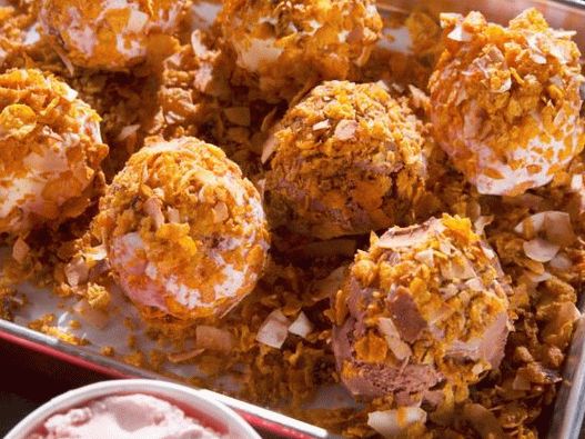 Photo Zmrzlina v křupavé cereálie se smaženými lívanci