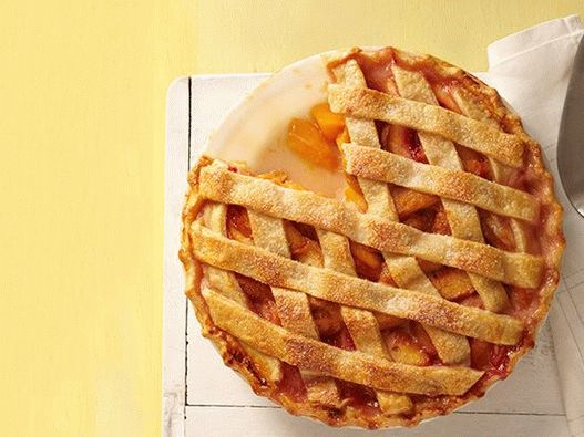 Foto broskvový koláč rustikálním způsobem