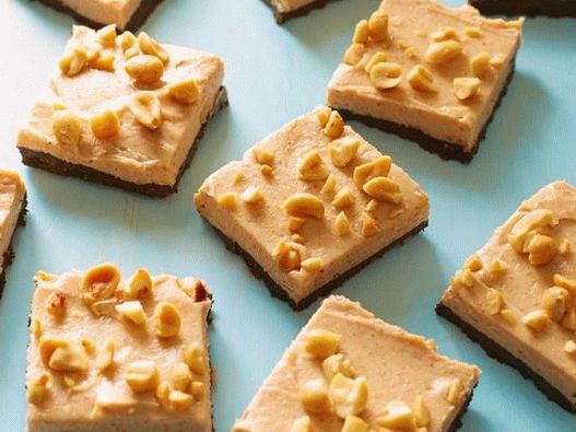 Dorty s čokoládou, arašídy a smetanovým sýrem bez pečení