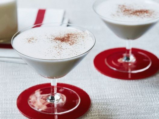 Photo Puerto Rican Milk Christmas Drink with Coconut and Rum