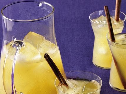 Foto Punch s čajem a skořicí