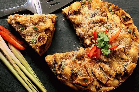 Těstoviny a mletý masový koláč