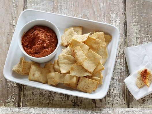 Hluboká omáčka z pečených paprik a vlašských ořechů (Muhammara)