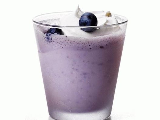 Foto - mléčný koktejl s borůvkami a amaretem