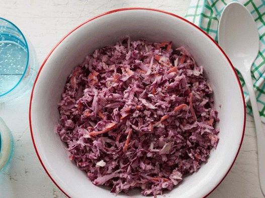 Zdravý Cole pomalý zelný salát