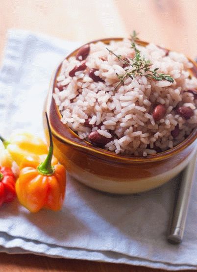 Foto karibská rýže s fazolemi