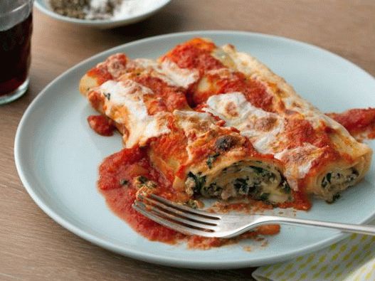 Foto lasagne rohlíky s ricottou a marinarovou omáčkou