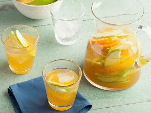 Foto Sangria s mučenkou