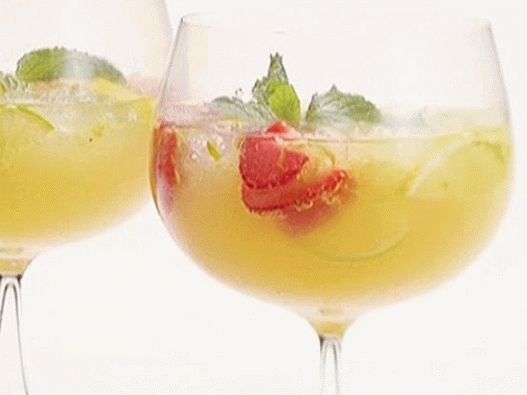 Fotka Sangrie se šampaňským