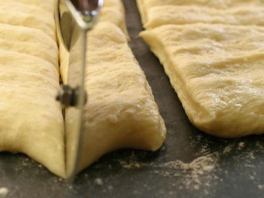 Řezat vrstvu těsta