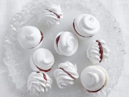 Photo Meringue Sandwiches