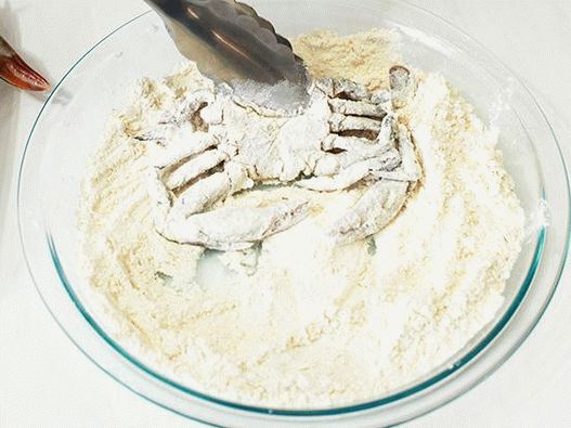 Sendviče s krabím z měkké skořápky a singapurským salátem Sendviče s krabím z měkké skořápky a singapurským salátem