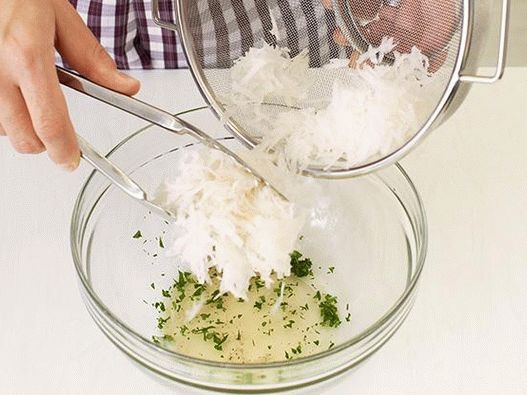 Sendviče s krabím z měkké skořápky a singapurským salátem Sendviče s krabím z měkké skořápky a singapurským salátem