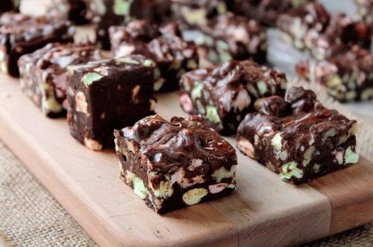 Foto čokoládové tyčinky s marshmallows