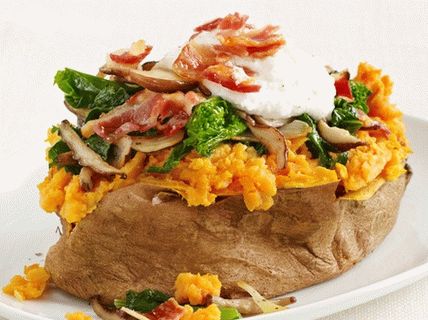 Photo Sladké brambory s pancettou, houbami shiitake a rapini