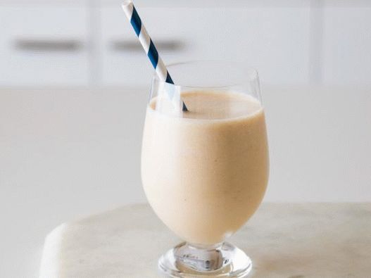 Fotka z arašídového másla a banánového smoothie