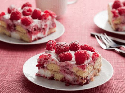 Fotka z Tiramisu s malinami a mascarpone